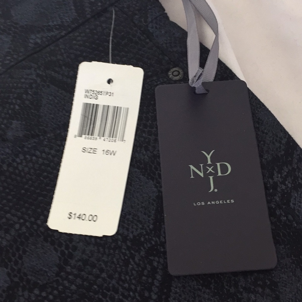 NYDJ. Snakeskin print Jeans. Sz 18 NWT